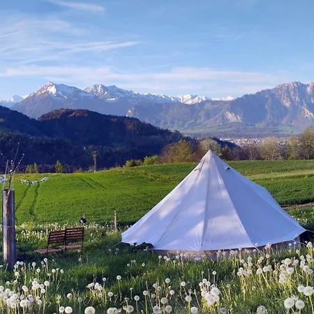 Tente de luxe Tipi Zelt Mit Bergsicht Fahrni