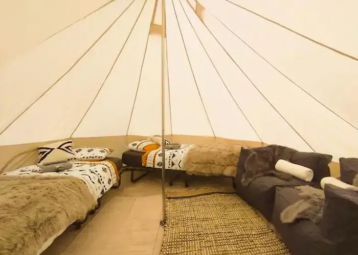 Campismo de Luxo Tipi Zelt Mit Bergsicht Fahrni
