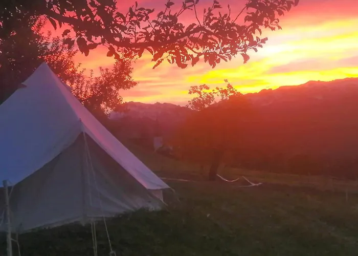 Tipi Zelt Mit Bergsicht Tente de luxe *