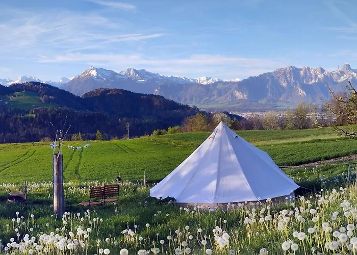 Campismo de Luxo Tipi Zelt Mit Bergsicht Fahrni